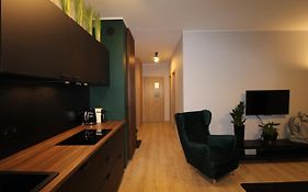 New Apartment Mona Warsaw Green
